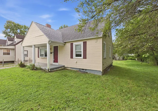 Photo 3 of Single family home for sale at 1107 Smith Rd, Columbus, OH 43207 | MLS# 226035700 | Listing updated on 2026-09-19
