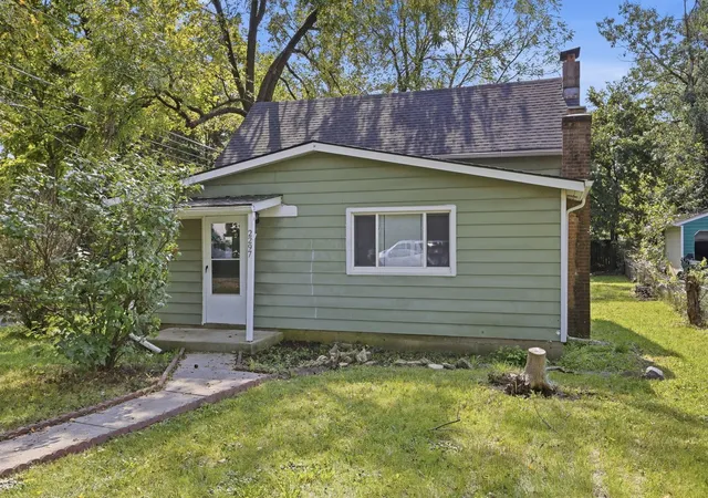Photo 3 of Single family home for sale at 2297 Albert Ave, Columbus, OH 43224 | MLS# 226035823 | Listing updated on 2026-09-24