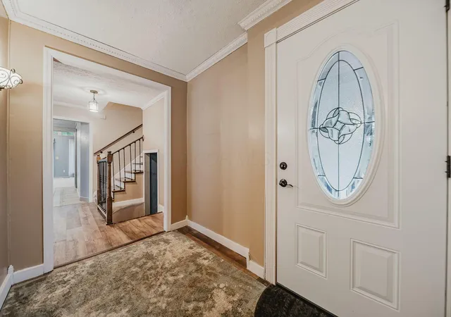 Photo 3 of Single family home for sale at 300 Dunbarton Rd, Columbus, OH 43230 | MLS# 226036652 | Listing updated on 2026-10-02