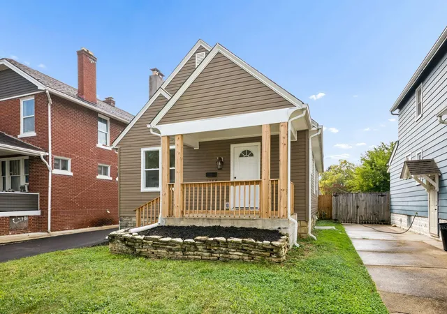 Photo 3 of Single family home for sale at 1349 S Champion Ave, Columbus, OH 43206 | MLS# 226035649 | Listing updated on 2026-10-08