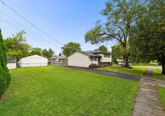 Photo 3 of Single family home for sale at 1494 Cranwood Dr, Columbus, OH 43229 | MLS# 226035787 | Listing updated on 2026-09-19