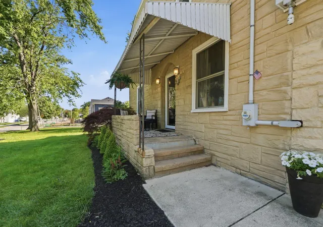 Photo 3 of Sale Pending at 36 Channing St, Delaware, OH 43015 | MLS# 226035765 | Listing updated on 2026-10-07