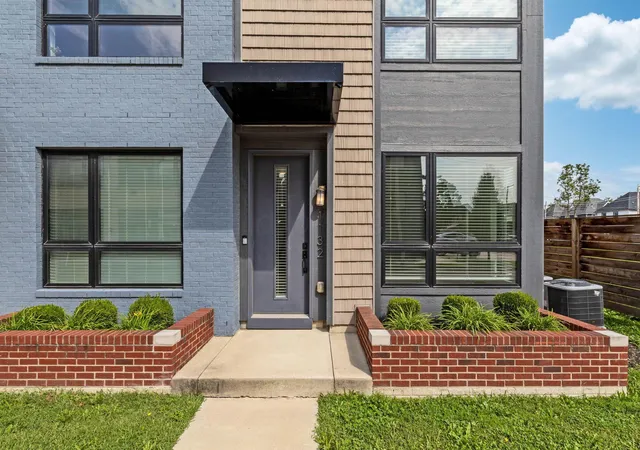 Photo 3 of Condo for sale at 1132 Oak St #10, Columbus, OH 43205 | MLS# 226035721 | Listing updated on 2026-09-26