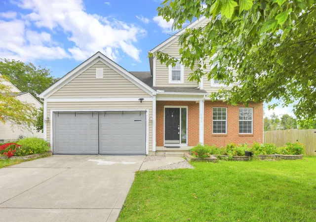 Photo 2 of Single family home for sale at 504 Bellcrest Ct, Pataskala, OH 43062 | MLS# 226035780 | Listing updated on 2026-10-10