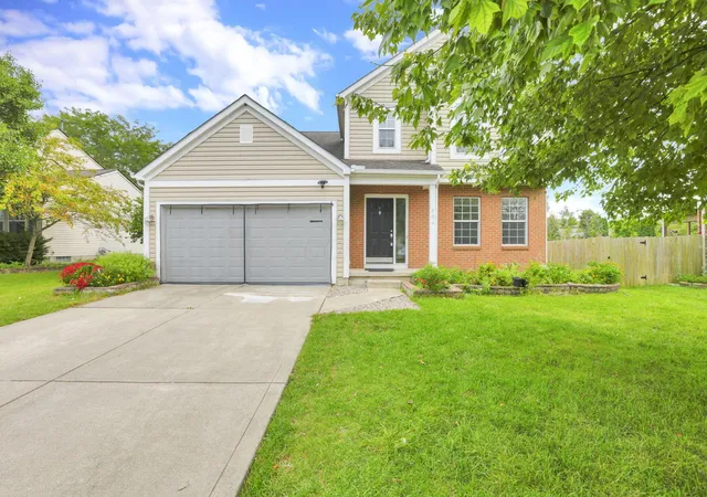 Photo 3 of Single family home for sale at 504 Bellcrest Ct, Pataskala, OH 43062 | MLS# 226035780 | Listing updated on 2026-10-10