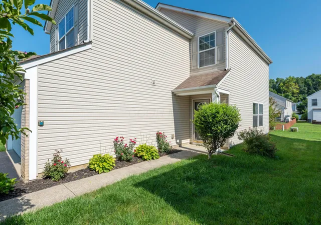 Photo 2 of Single family home for sale at 5814 Lonerise Ln, Hilliard, OH 43026 | MLS# 226035761 | Listing updated on 2026-10-01