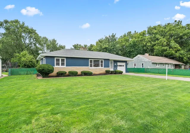 Photo 3 of Sale Pending at 3496 Wicklow Rd, Columbus, OH 43204 | MLS# 226035736 | Listing updated on 2026-10-02