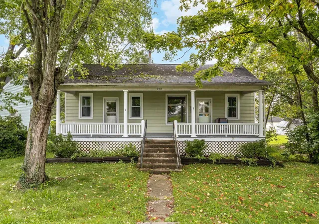 Photo 3 of Single family home for sale at 213 S Walnut St, Baltimore, OH 43105 | MLS# 226036246 | Listing updated on 2026-09-26