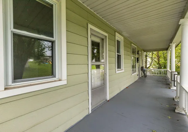 Photo 3 of Single family home for sale at 213 S Walnut St, Baltimore, OH 43105 | MLS# 226036246 | Listing updated on 2026-09-26
