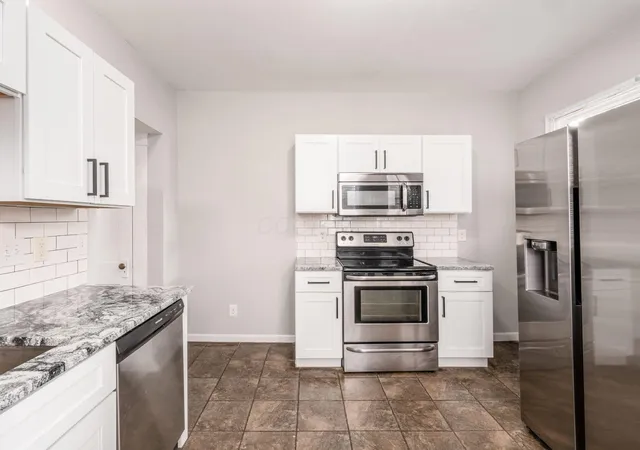 Listing Photo 5 - Condo for sale in building located at 411-415 E 13th Ave, Columbus, OH 43201
