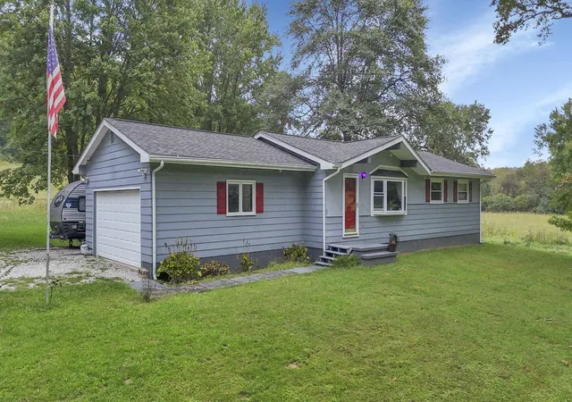 Photo 3 of Single family home for sale at 2510 Pump Sta Rd Se, Sugar Grove, OH 43155 | MLS# 226035750 | Listing updated on 2026-09-26