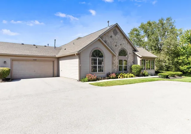 Listing Photo 2 - Condo for sale in building located at 3684 Niblick Pl, Powell, OH 43065