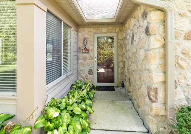Listing Photo 1 - Condo for sale in building located at 3684 Niblick Pl, Powell, OH 43065 - Unit #
