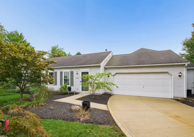 Listing Photo 4 - Condo for sale in building located at 6254 Mcnaughten Pl Ln, Columbus, OH 43213 - Unit #47