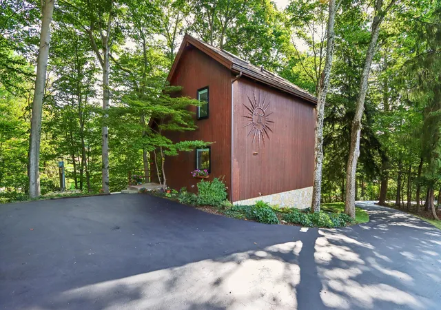 Photo 2 of Single family home for sale at 1101 Pleasantville Rd, Lancaster, OH 43130 | MLS# 226035755 | Listing updated on 2026-09-27