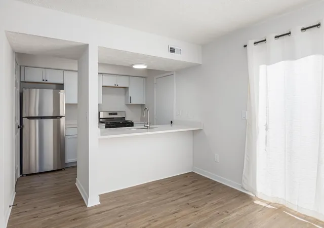 Listing Photo 5 - Condo for sale in building located at 289 Cross Country Loop, Westerville, OH 43081 - Unit #C