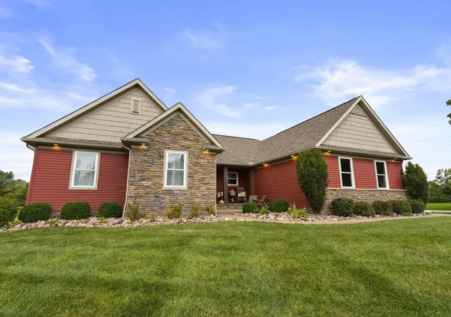 Photo 4 of Single family home for sale at 10497 Winchester Rd, Ashville, OH 43103 | MLS# 226035945 | Listing updated on 2026-09-21