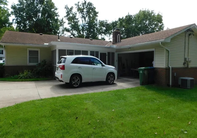 Photo 2 of Single family home for sale at 920 Sherwood Ave, Marysville, OH 43040 | MLS# 226035796 | Listing updated on 2026-09-27
