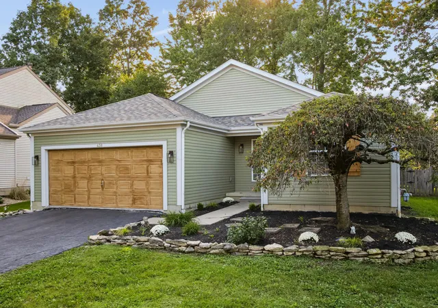 Photo 2 of Single family home for sale at 438 Bent Tree Dr, Marysville, OH 43040 | MLS# 226035840 | Listing updated on 2026-10-07