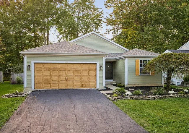Photo 3 of Single family home for sale at 438 Bent Tree Dr, Marysville, OH 43040 | MLS# 226035840 | Listing updated on 2026-10-07