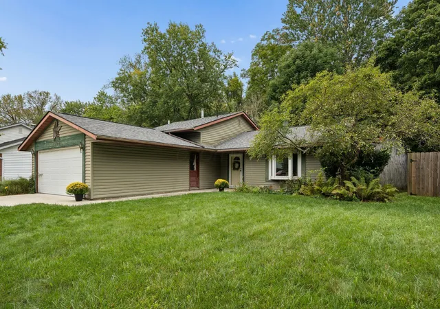 Photo 1 of Single family home for sale at 1201 Addison Dr, Reynoldsburg, OH 43068 | MLS# 226035842 | Listing updated on 2026-09-20