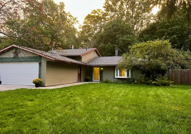 Photo 2 of Single family home for sale at 1201 Addison Dr, Reynoldsburg, OH 43068 | MLS# 226035842 | Listing updated on 2026-09-20