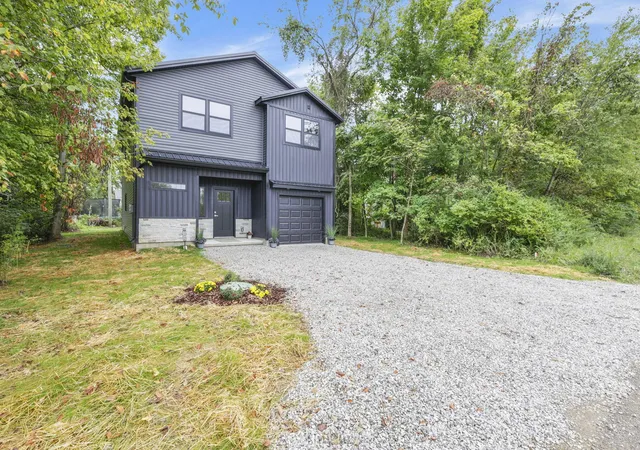 Photo 3 of Single family home for sale at 13098 Laurel Rd NE, Thornville, OH 43076 | MLS# 226035884 | Listing updated on 2026-09-28