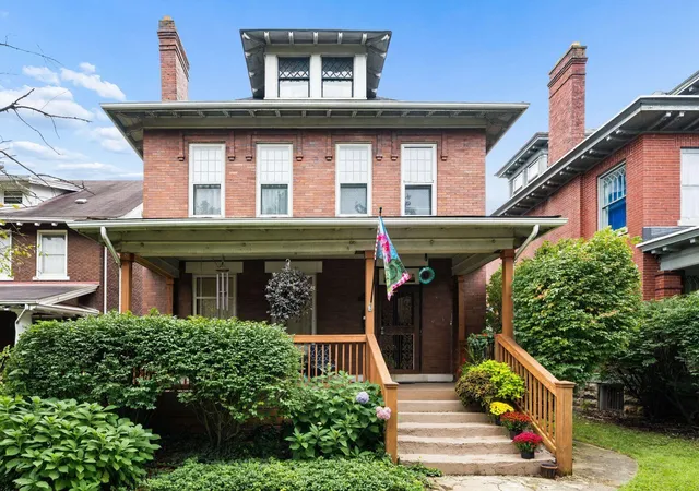 Photo 3 of Single family home for sale at 1815 Franklin Park S, Columbus, OH 43205 | MLS# 226035866 | Listing updated on 2026-10-08