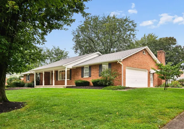 Photo 3 of Single family home for sale at 2670 Geyerwood Ct, Grove City, OH 43123 | MLS# 226035953 | Listing updated on 2026-09-25