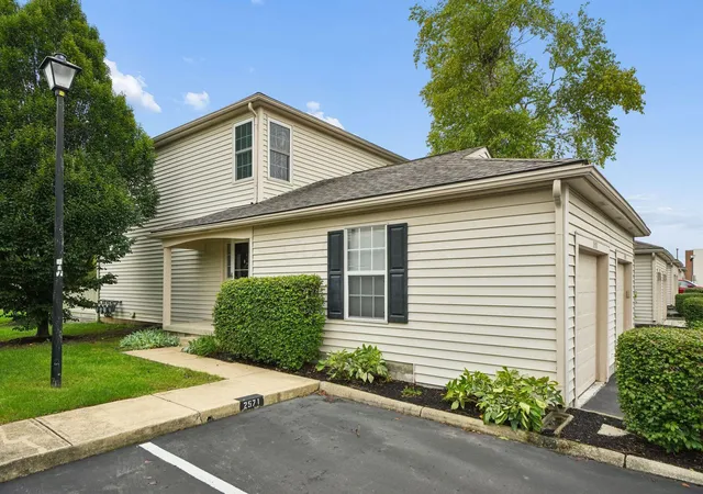 Photo 2 of Condo for sale at 2571 Gardenia Dr, Columbus, OH 43235 | MLS# 226036363 | Listing updated on 2026-10-02
