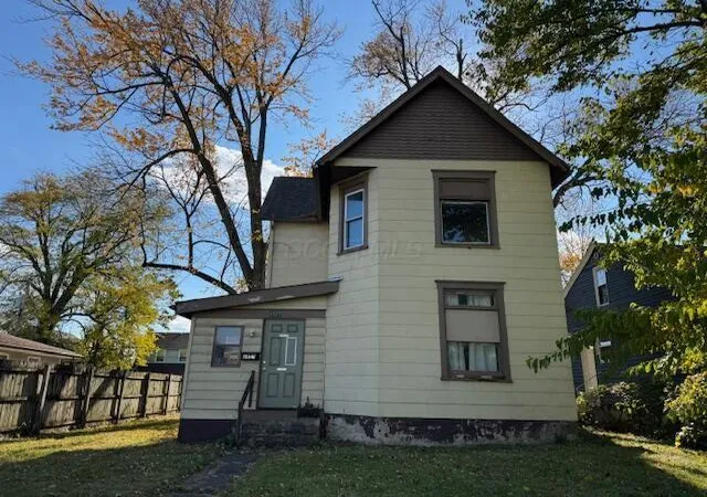 Photo 1 of Single family home for sale at 1527 E Hudson St, Columbus, OH 43211 | MLS# 226035892 | Listing updated on 2026-10-03