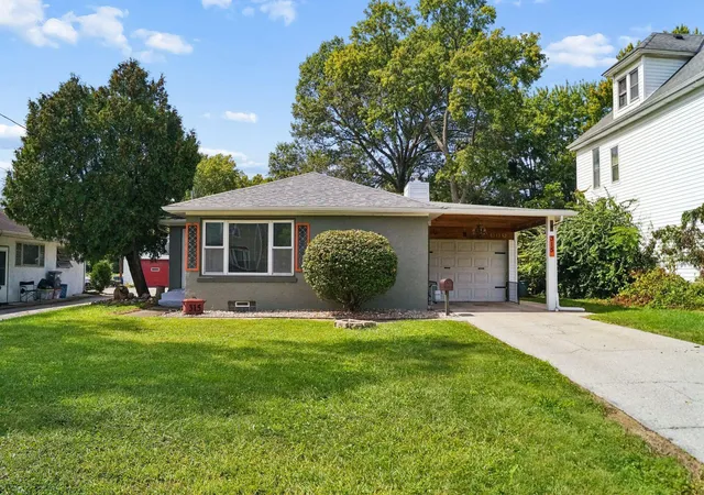 Photo 1 of Single family home for sale at 315 Collingwood Ave, Columbus, OH 43213 | MLS# 226035893 | Listing updated on 2026-09-29