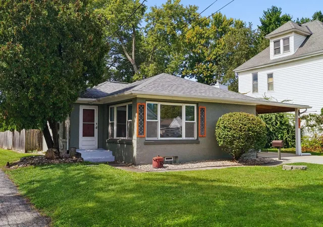 Photo 3 of Single family home for sale at 315 Collingwood Ave, Columbus, OH 43213 | MLS# 226035893 | Listing updated on 2026-09-29