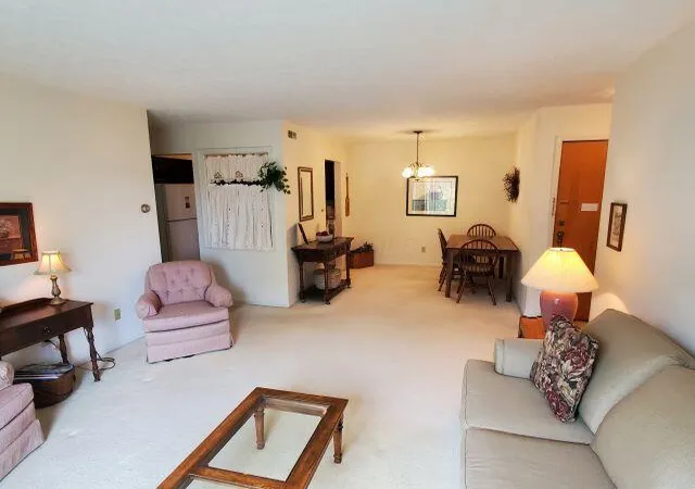 Listing Photo 4 - Condo for sale in building located at 5357 Portland St, Columbus, OH 43235 - Unit #304