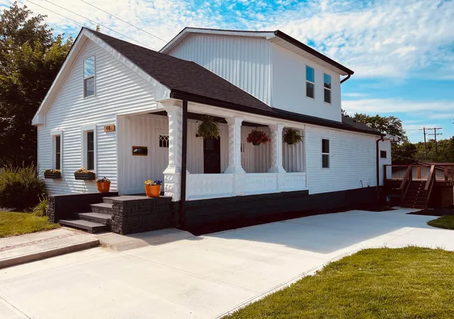 Photo 1 of Single family home for sale at 44 Bernard Ave, Delaware, OH 43015 | MLS# 226035915 | Listing updated on 2026-10-26