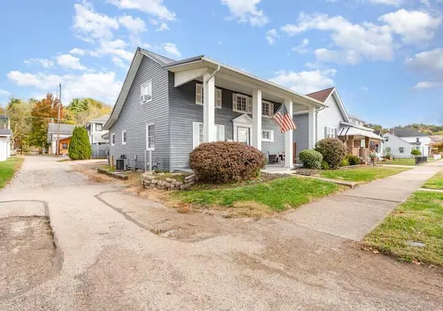 Photo 2 of Single family home for sale at 226 W Columbus St, Nelsonville, OH 45764 | MLS# 226035921 | Listing updated on 2026-09-20