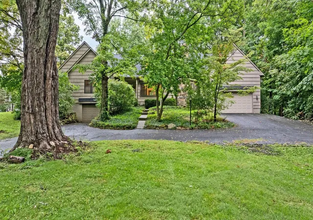 Photo 1 of Single family home for sale at 660 E Johnstown Rd, Columbus, OH 43230 | MLS# 226036364 | Listing updated on 2026-09-28