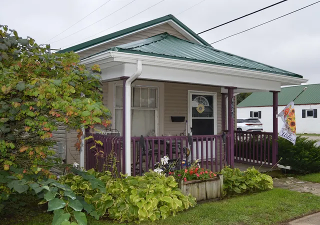 Photo 2 of Single family home for sale at 1628 W Fair Ave, Lancaster, OH 43130 | MLS# 226036323 | Listing updated on 2026-09-23