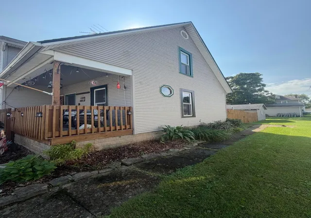 Photo 3 of Single family home for sale at 143 S Chester St, West Jefferson, OH 43162 | MLS# 226035926 | Listing updated on 2026-09-21