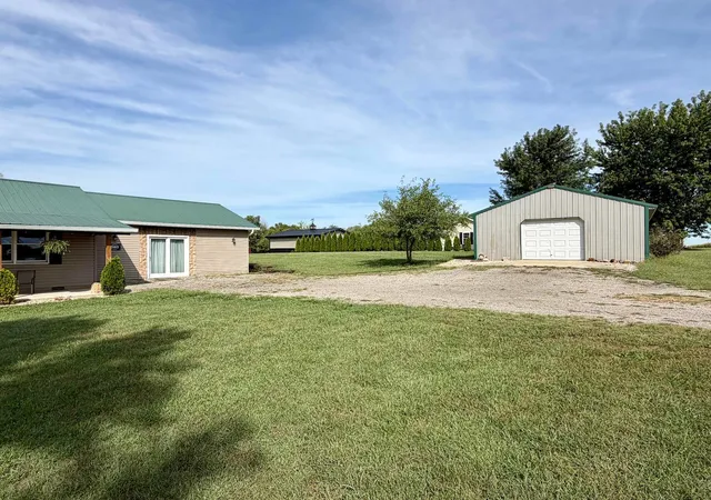 Photo 3 of Single family home for sale at 593 Clark Ln, Frankfort, OH 45628 | MLS# 226035929 | Listing updated on 2026-09-29