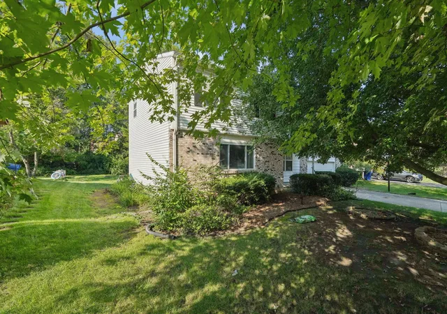 Photo 3 of Single family home for sale at 242 Devon Rd, Delaware, OH 43015 | MLS# 226035934 | Listing updated on 2026-10-02