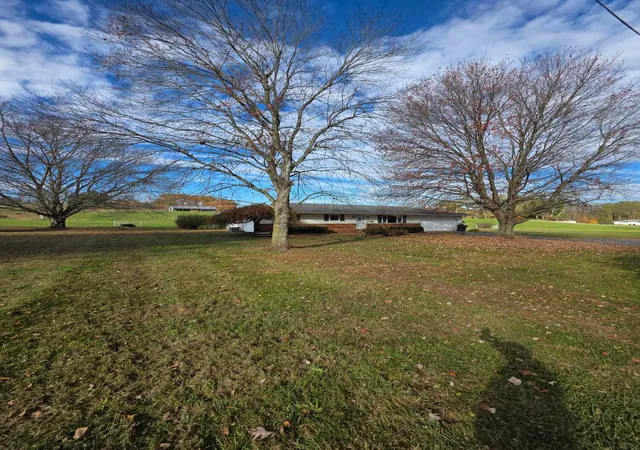 Photo 3 of Single family home for sale at 3187 Licking Valley Rd NE, Newark, OH 43055 | MLS# 226035959 | Listing updated on 2026-10-05