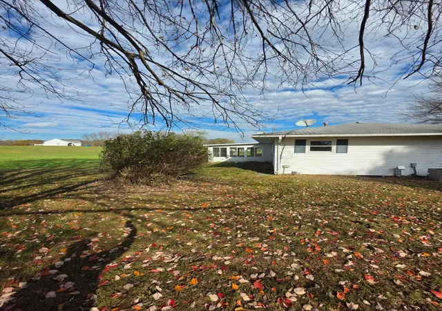 Photo 4 of Single family home for sale at 3187 Licking Valley Rd NE, Newark, OH 43055 | MLS# 226035959 | Listing updated on 2026-10-05