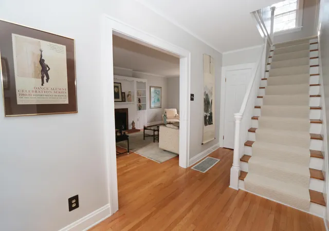 Photo 2 of Single family home for sale at 188 Montrose Way, Columbus, OH 43214 | MLS# 226036061 | Listing updated on 2026-10-01