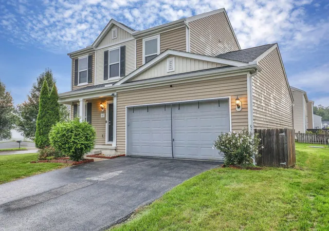 Photo 2 of Single family home for sale at 207 Long Cay Ln, Reynoldsburg, OH 43068 | MLS# 226035993 | Listing updated on 2026-10-07