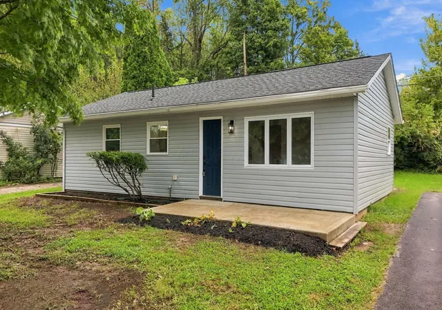 Photo 1 of Single family home for sale at 956 Hillridge Rd, Reynoldsburg, OH 43068 | MLS# 226036544 | Listing updated on 2026-09-25