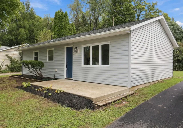 Photo 2 of Single family home for sale at 956 Hillridge Rd, Reynoldsburg, OH 43068 | MLS# 226036544 | Listing updated on 2026-09-25