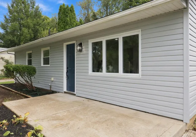 Photo 3 of Single family home for sale at 956 Hillridge Rd, Reynoldsburg, OH 43068 | MLS# 226036544 | Listing updated on 2026-09-25