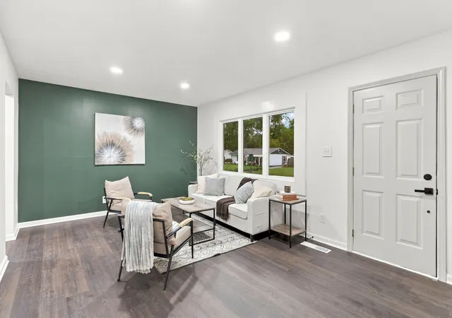 Photo 4 of Single family home for sale at 956 Hillridge Rd, Reynoldsburg, OH 43068 | MLS# 226036544 | Listing updated on 2026-09-25