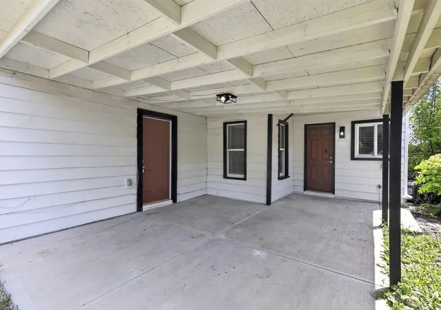 Photo 3 of Single family home for sale at 2820 Hiawatha St, Columbus, OH 43211 | MLS# 226036401 | Listing updated on 2026-09-24